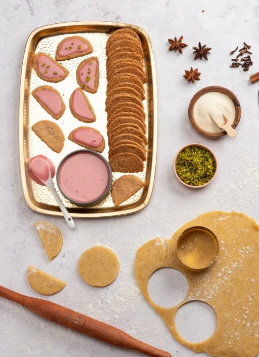 03 Cookies W Mw Glaze Min